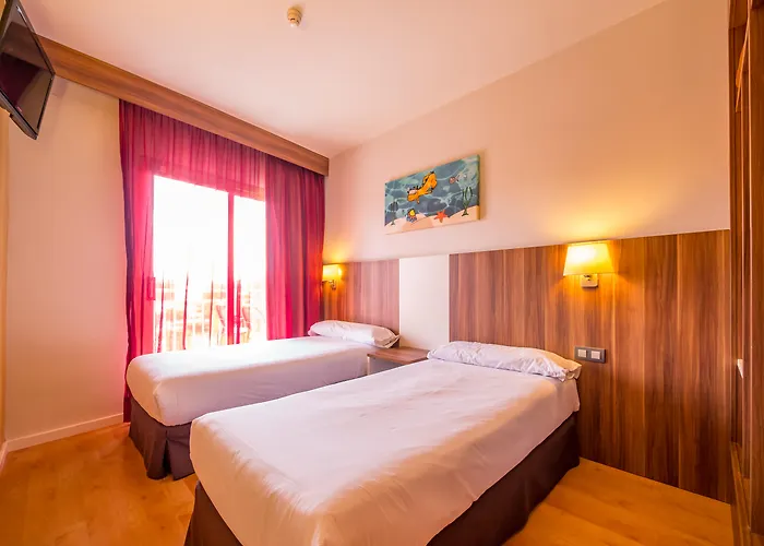 Golden Avenida Family Suites 4*