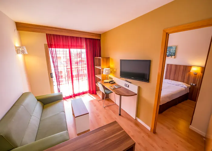 Golden Avenida Family Suites 4*