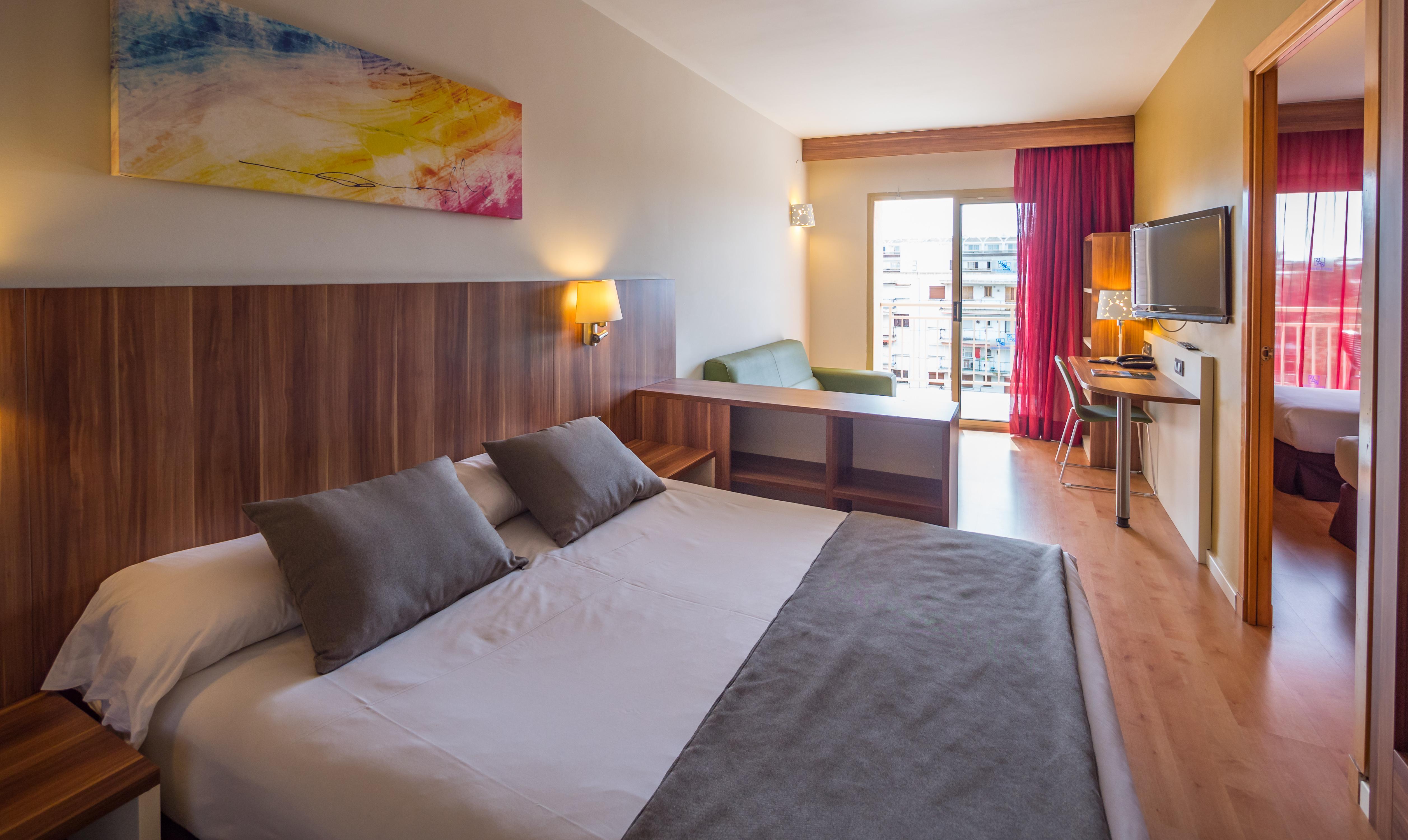 Hotel Golden Avenida Family 4*