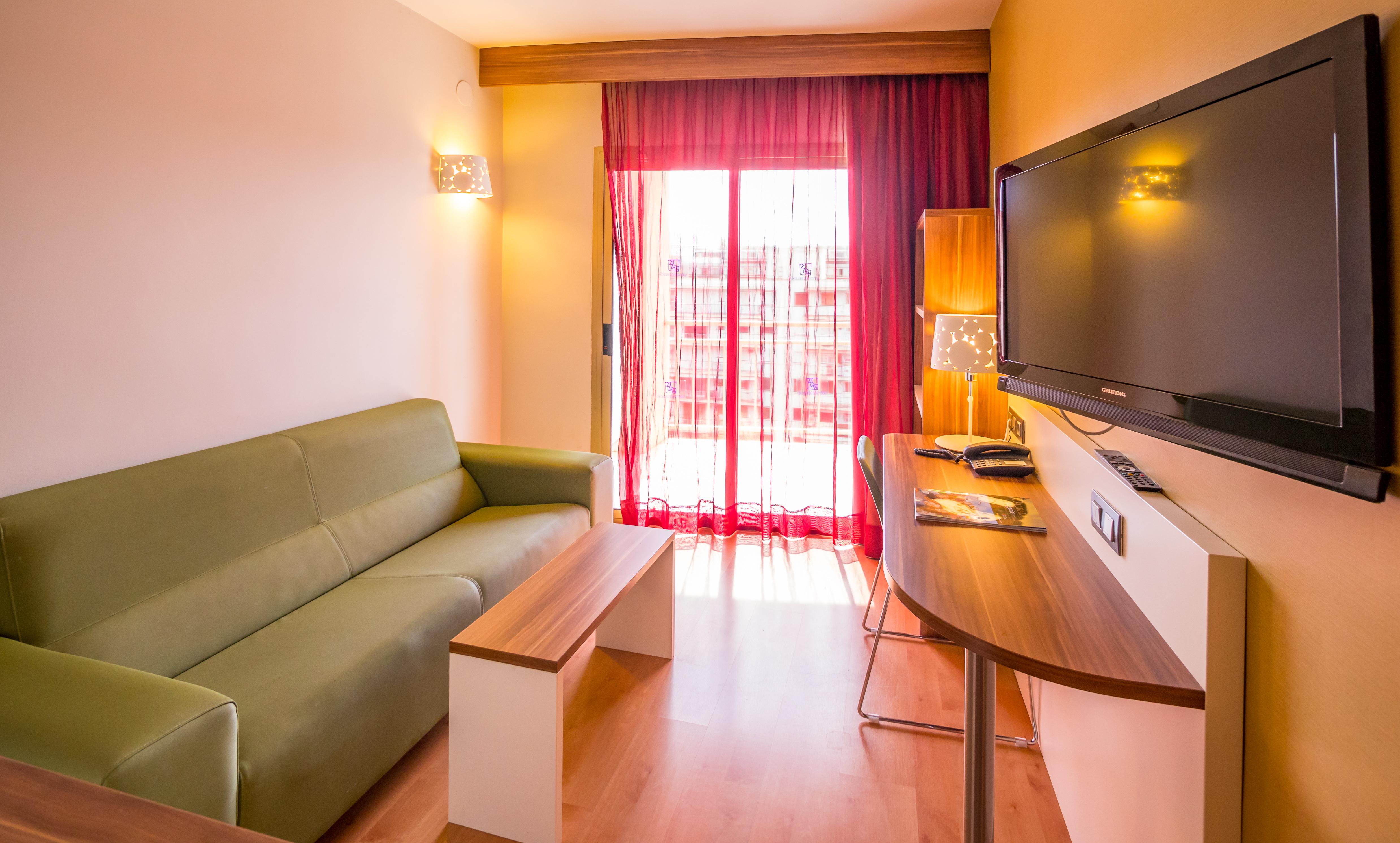 Golden Avenida Family 4*