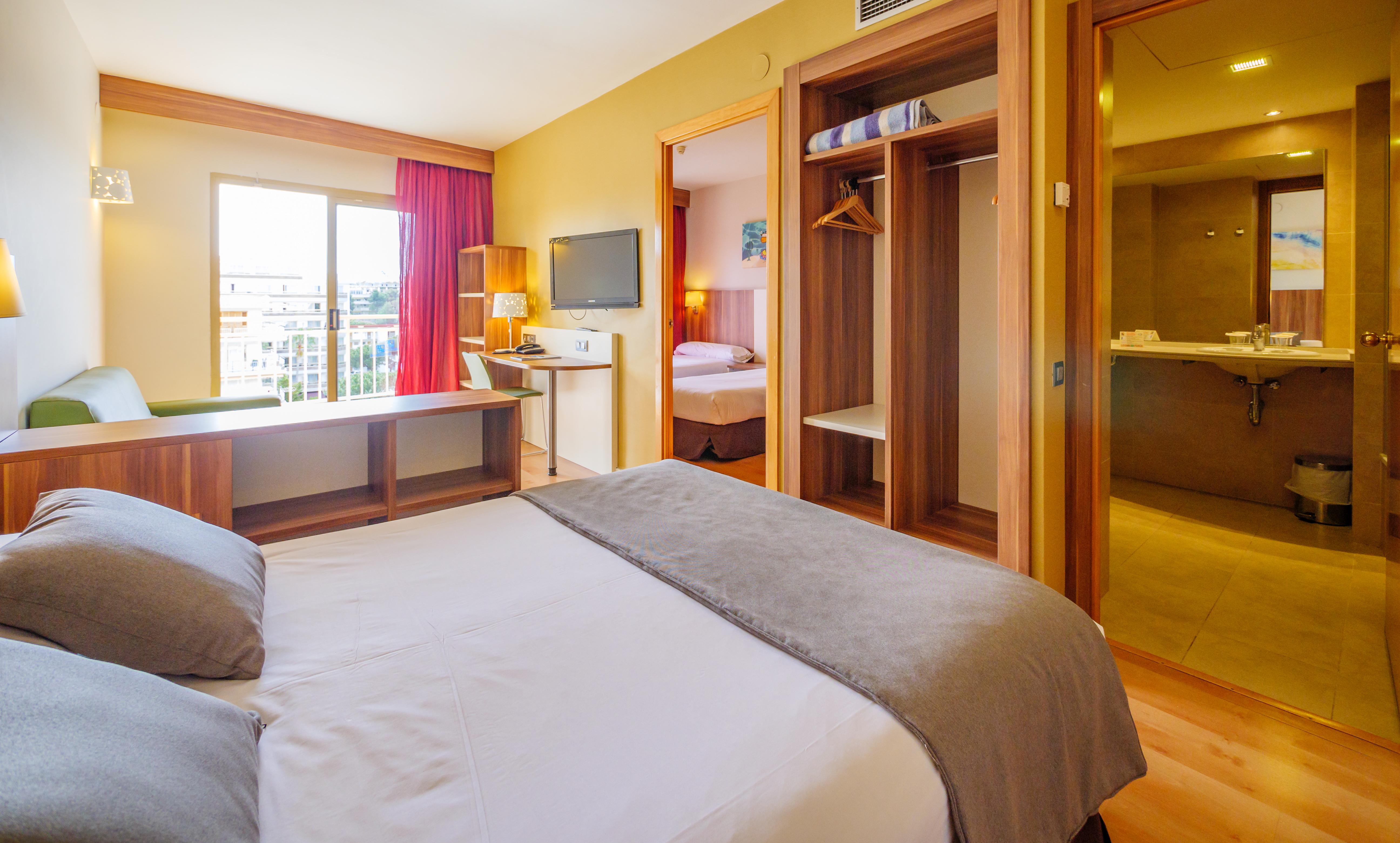 Golden Avenida Family 4* Hotel 4*