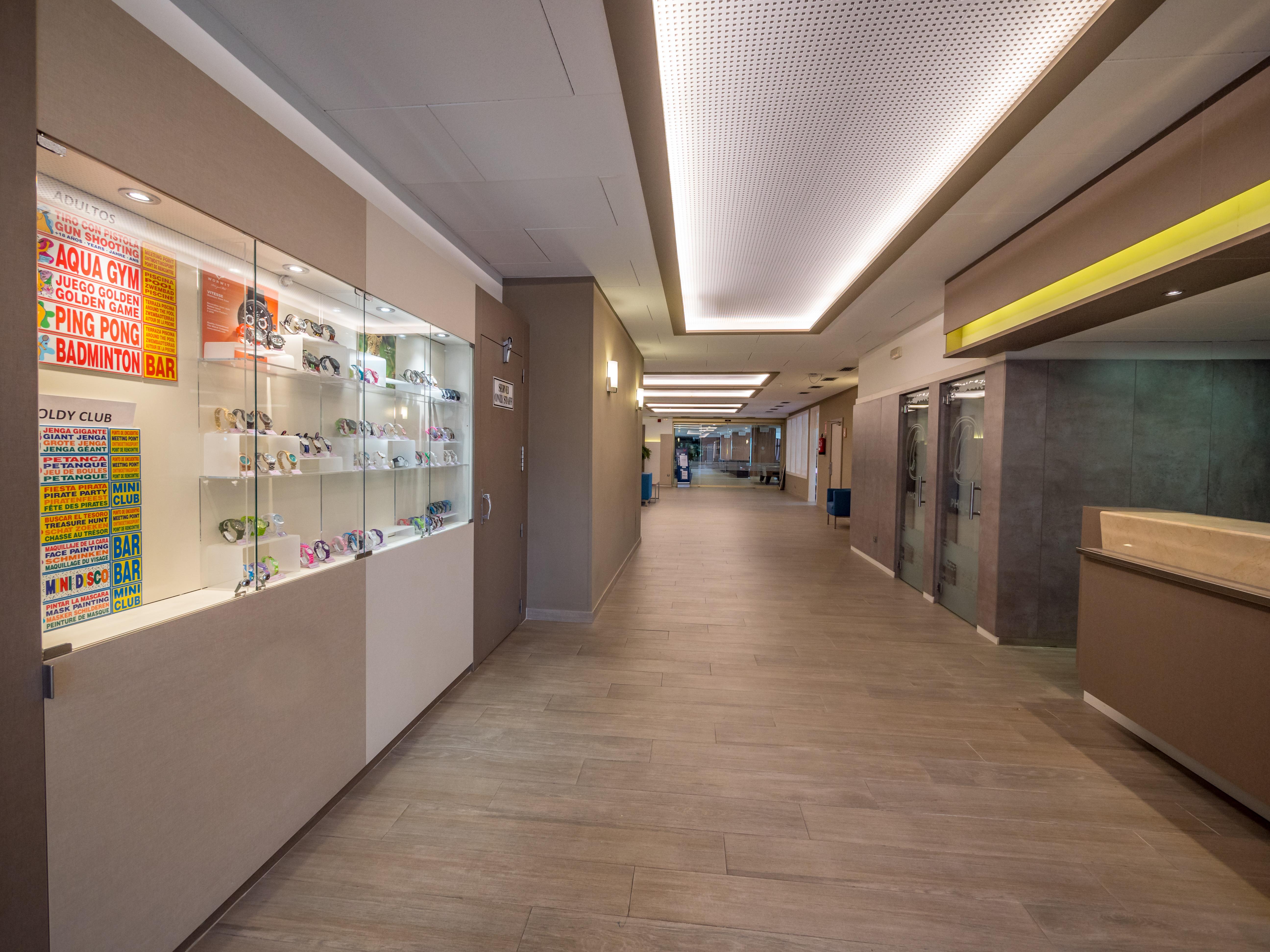 Hotel Golden Avenida Family 4*