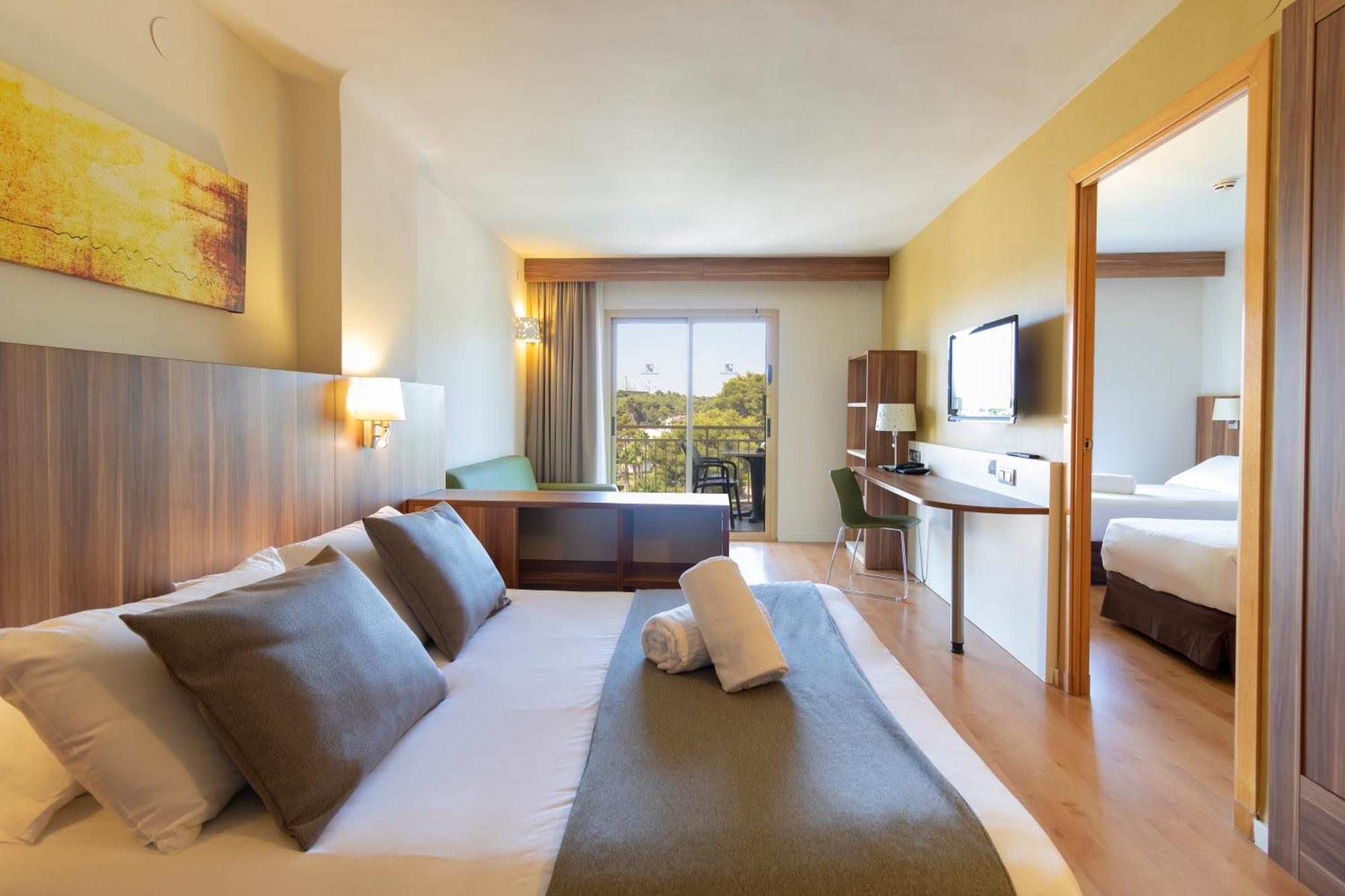 Golden Avenida Family 4* Hotel