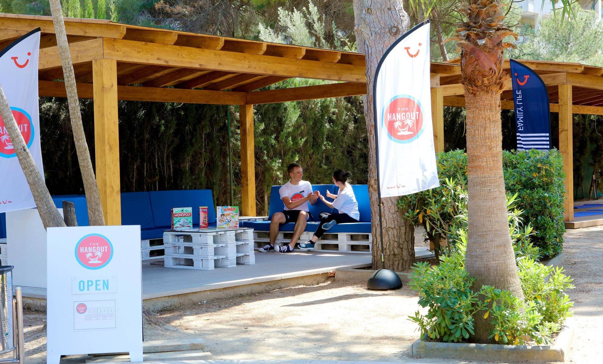 Golden Avenida Family 4* Hotel