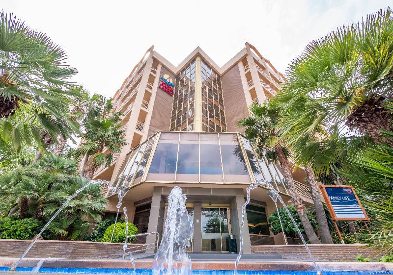 Golden Avenida Family 4* Hotel