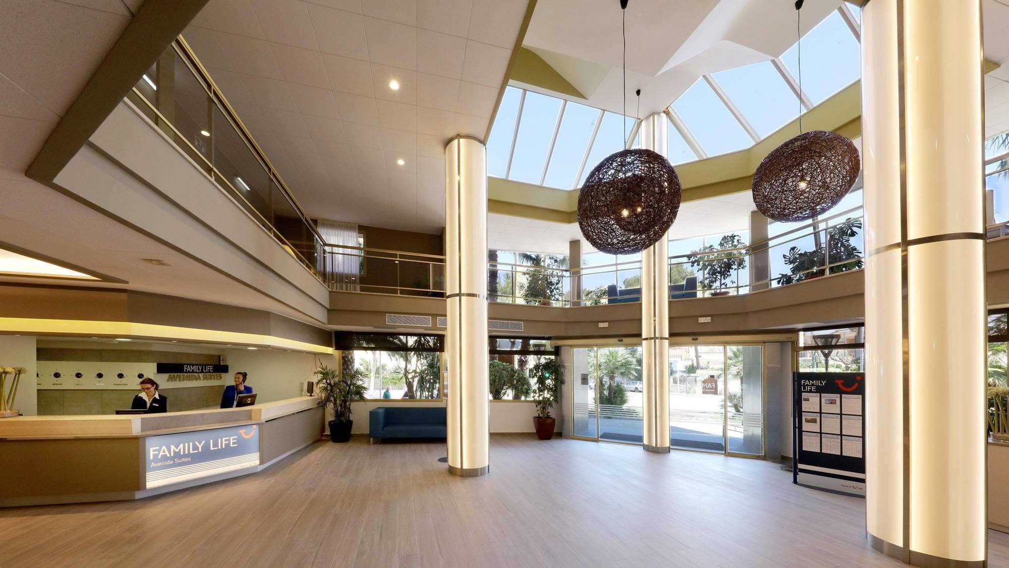 Golden Avenida Family 4* Hotel